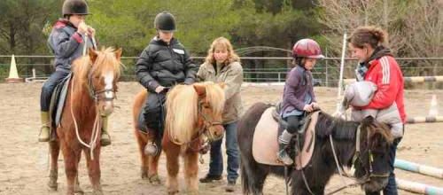 Cassis: Une collecte de vieil or pour les enfants en retard global