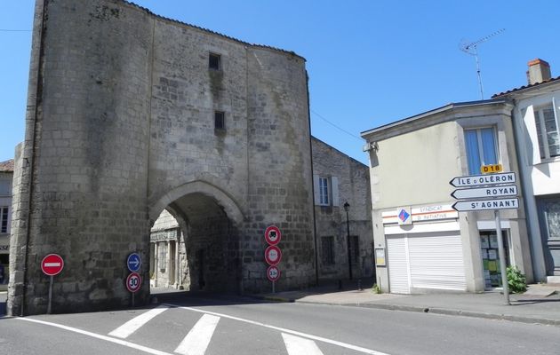 Pont l'Abbé d'Arnoult dept 17
