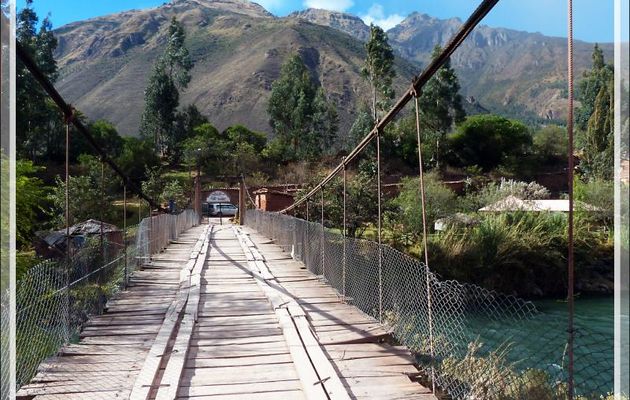 Le pont sur le Rio Urubamba - Tarabamba - Pérou