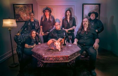 YEAR OF THE GOAT - Les détails du nouvel album Trivia Goddess ; Clip "Alucarda"