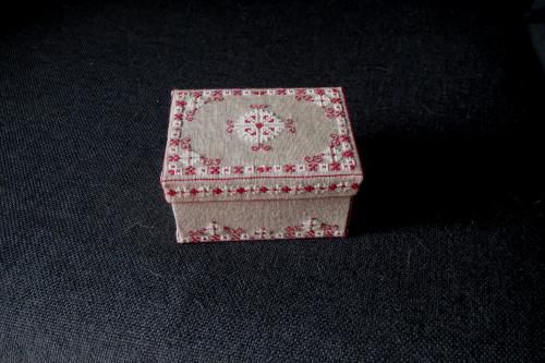 petite cousette brodée