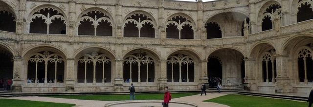 Lisbonne (24/32) : Monastère des Hiéronymites – le cloître (la cour)