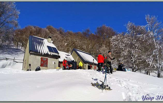 Randonnée raquettes dans les Pyrénées : test de mon nouveau joujou, la Gopro Hero3+ - Cabane pastorale et refuge de Roque Pi avec leur environnement - Paloumère - 31