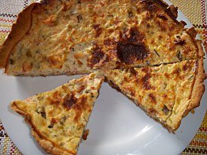 Quiche au saumon fumé et livéche