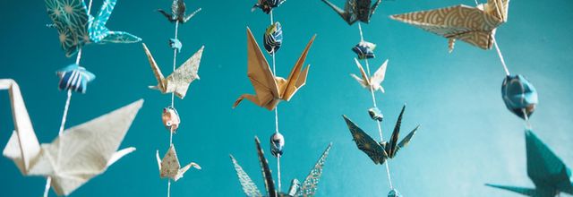 Projet participatif : un mobile origami pour notre bébé !