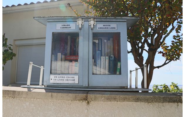 BOÎTE À LIVRES