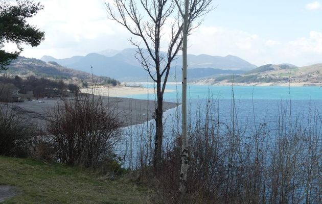 LE LAC - BARRAGE  DE  SERRE  PONCON