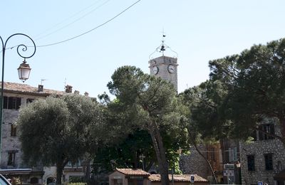 TOURRETTES-SUR-LOUP (Alpes-Maritimes - 06)