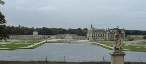 ... là, c'est Chantilly...