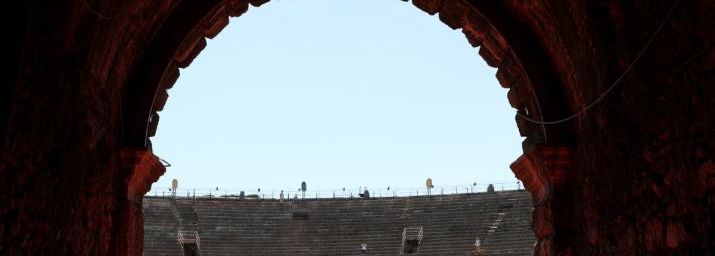 Intérieur des arènes de Vérone, amphithéâtre romain, Italie