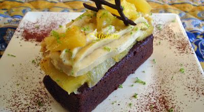 Brownie au chocolat, crème au rhum et citron vert, ananas