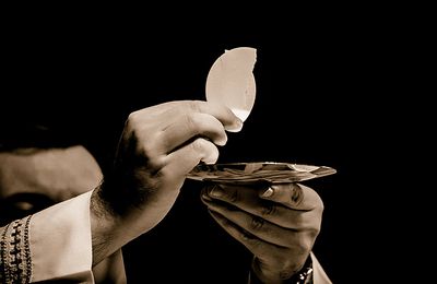 L’Eucharistie, une expérience pour mieux vivre - InterBible