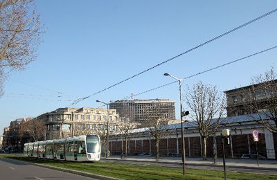 Les tramways parisiens ne se sont pas serrés la [petite] ceinture.