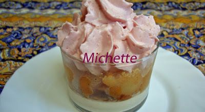 Crème collée au nougat noir, pêches compotées, espuma aux nectarines
