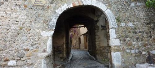 Promenade méditerranéenne .