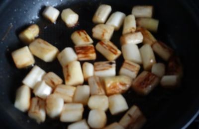 Pâtes aux asperges grillées et à la crème d'avocat...