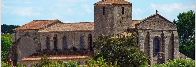 85 . Vendée - La Chaize le Vicomte (23) - Eglise Saint Nicolas
