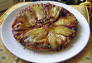 Tatin d'endives caramélisées à l'orange et à la bûche de chèvre