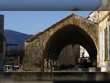 Petite place à Nant (Aveyron)