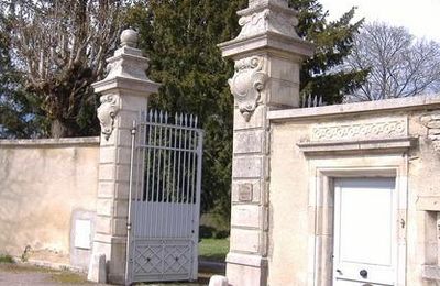 Son château à Châtillon sur Seine...