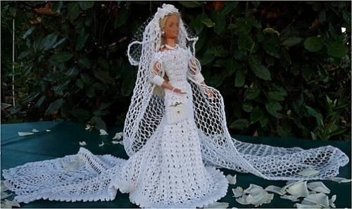 Barbie en robe de mariée modèle "Astrale"