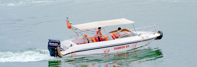 Review thực tế: Đi cano ghép tour Hòn Móng Tay và Mây Rút