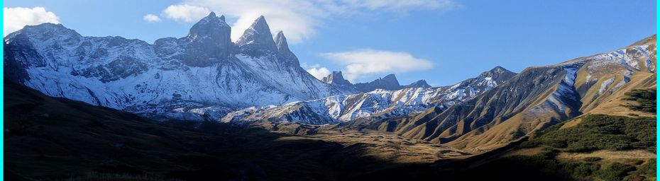 Sous le regard des aiguilles d'Arves