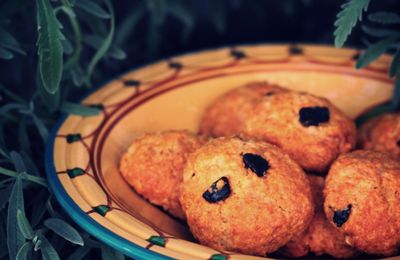 Cookies salés au son d'avoine {piment d'espelette et olives noires}