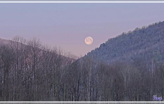 Coucher de pleine Lune au lever du jour - Vu de Lartigau - Milhas - 31