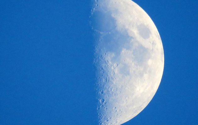 la lune ... avec mon bridge Canon