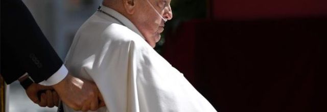 Visite surprise du Pape à Saint-Pierre pour prier sur la tombe de Pie X