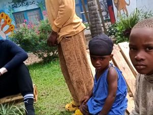 Chers amis, une semaine s’est écoulée depuis notre arrivée à Kigali et quelle semaine! Entre le choc de la guerre puis la paix puis la réalité du terrain, ce début de mission a été intense! 