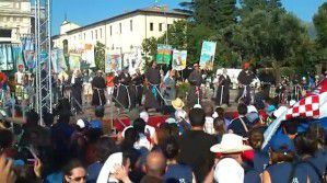 Vidéo -clôture de la marche des jeunes à Assise, pour la célébration à Notre-Dame des Anges.