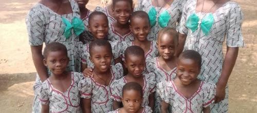 Photos de groupe pour les orphelins