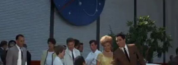 reflexion elvis  et la  nasa