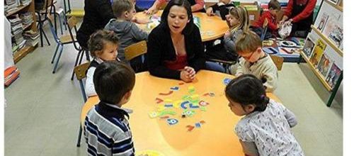 Ouest-France - 08/12/2011 - La maternelle de l'école publique découvre la ludothèque