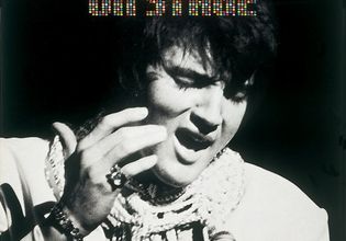 ELVIS ON STAGE 