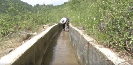 Creuser dans la montagne pour apporter l’eau dans son village