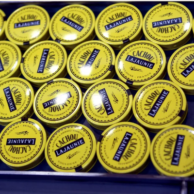 l'  humour  grinçant  du  dimanche