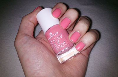 Vernis Show your feet Essence (N°15 : Flamingo Rose)