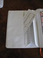 Les petits bouts de papier quand on manipule