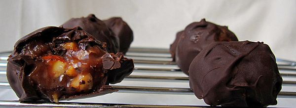 Rochers craquants : Noisettes, amandes, caramel & chocolat !