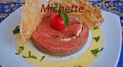 Flans à l'aubergine et tomate, tuile au parmesan, vinaigrette