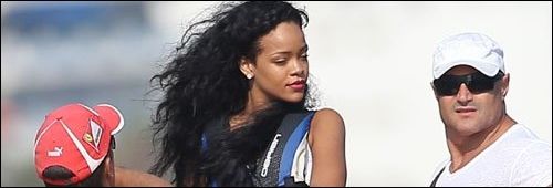Rihanna fait du parachute ascensionnel à Cannes