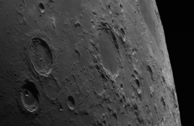 Premières images au Celestron 9 des reliefs du croissant de lune 