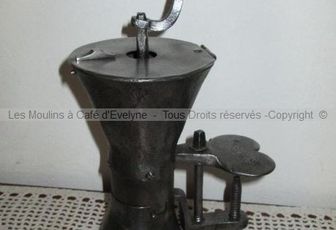 Moulin Sablier XVIIIe siècle en fer forgé, signé
