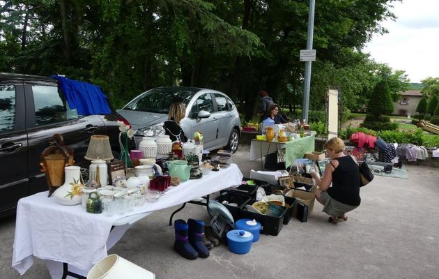 LEVEE  A L'AUBE.... JE VAIS AU VIDE GRENIER