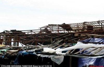 Bazar b Tamatave, le toit a disparu