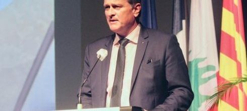 Perpignan année 1 « Même déguisé en agneau  Aliot reste un loup »