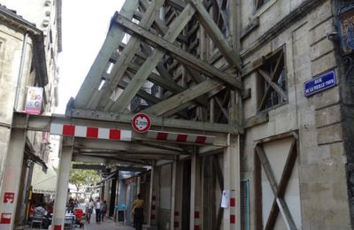 La librairie Mollat investit rue de la Vieille Tour...